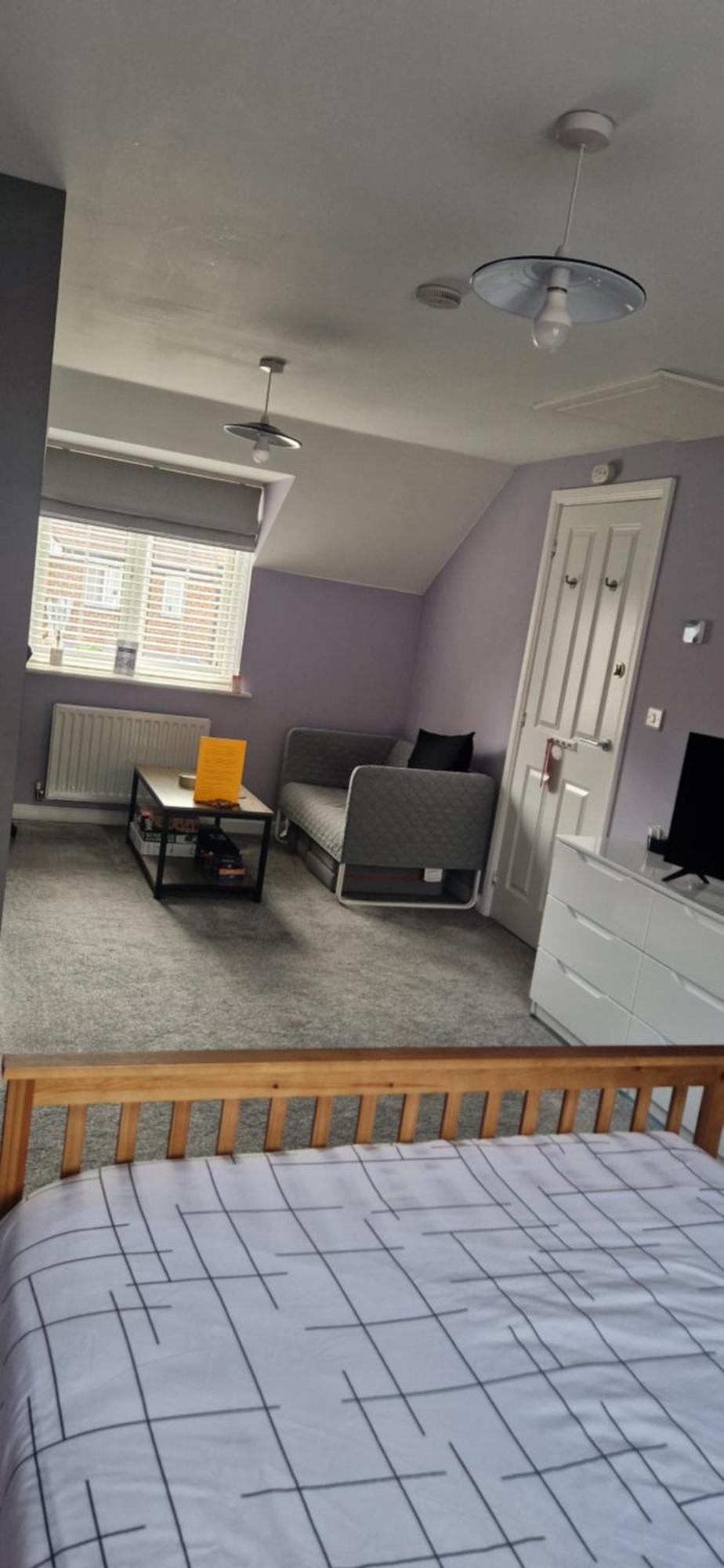 Double B&B Room In Southwater With Private Bathroom And Parking Phòng bức ảnh